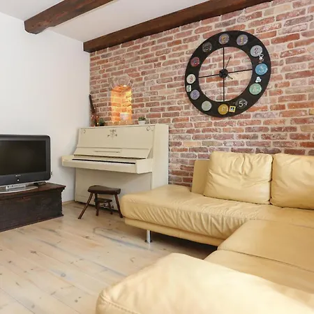 Four-bedroom In Kastel Sucurac Ii Vikendica Kastela